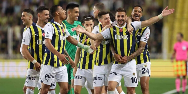 Fenerbahçe yarın Olympiakos'a konuk olacak