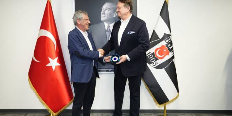 Fernando Santos, Beşiktaş'a veda etti