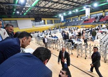 Gaziosmanpaşa'da yeniden sayım bitti: Kazanan yine CHP'nin adayı Hakan Bahçetepe oldu