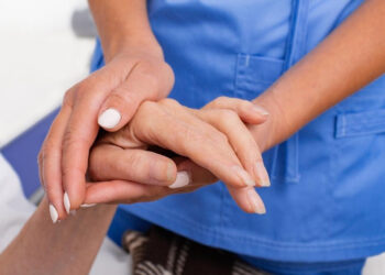 Uzmanı uyardı: Hareketsiz bir yaşam Parkinson hastalığını tetikleyebilir