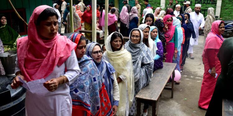 “Hindistan laik ve demokratik olma özelliğini yitiriyor”