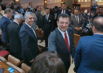 İBB Meclisi'nde yeni dönem: Başkanvekilliği seçimlerini CHP'li adaylar kazandı