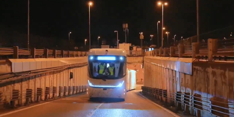 İBB'den yeni nesil metrobüs! Test sürüşleri başladı