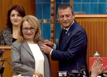 İYİ Parti'den istifa eden Ayşe Sibel Yanıkömeroğlu CHP'ye katıldı