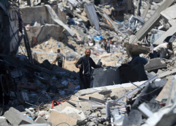 İsrail ordusu Gazze'de bir ailenin evini bombaladı: En az 14 sivil yaşamını yitirdi