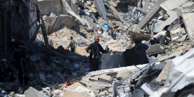 İsrail ordusu Gazze'de bir ailenin evini bombaladı: En az 14 sivil yaşamını yitirdi