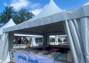 İzmir Kitap Fuarı'nda 'Kurdistan'a tahammülsüzlük