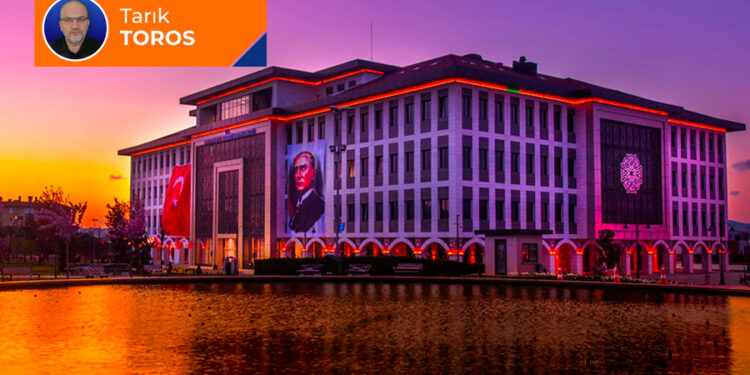 Jakuzi ile gölgelenen belediyecilik