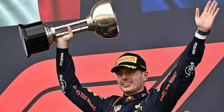 Japonya GP'de zaferin adı Verstappen