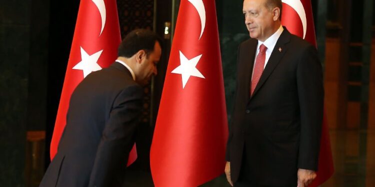 Kel ölünce sırma saçlı olur mu: AYM Başkanı Zühtü Arslan’ın ardından…