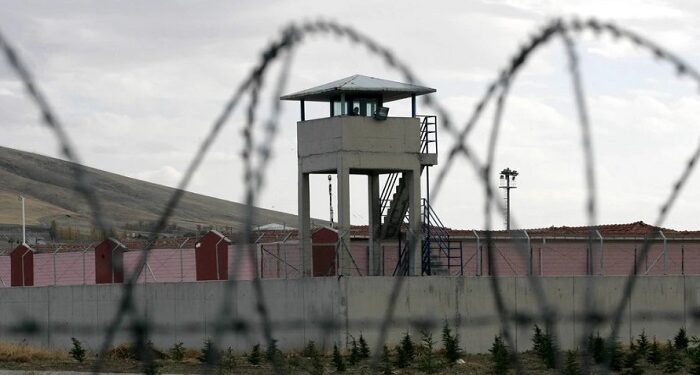 Kırıkkale Cezaevi’nde yazdığı kitap ‘sakıncalı’ denilerek kendisine verilmedi
