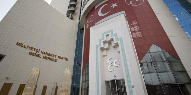 MHP'den Özgür Özel'e yanıt