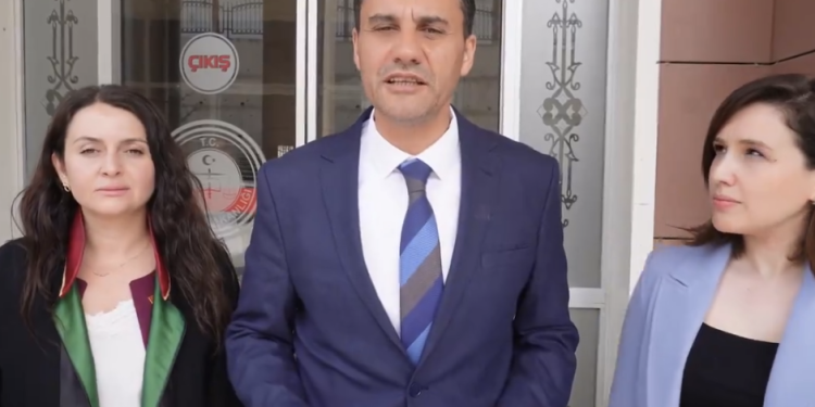 Manisa’nın yeni başkanı Ferdi Zeyrek: Belediyenin kasasını boşaltıyorlar!