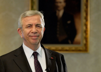 Mansur Yavaş'ın kendi el yazısı mı?