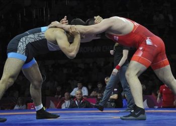 Milli güreşçiler Enes Başar ile Burhan Akbudak, Türkiye'ye olimpiyat kotası getirdi