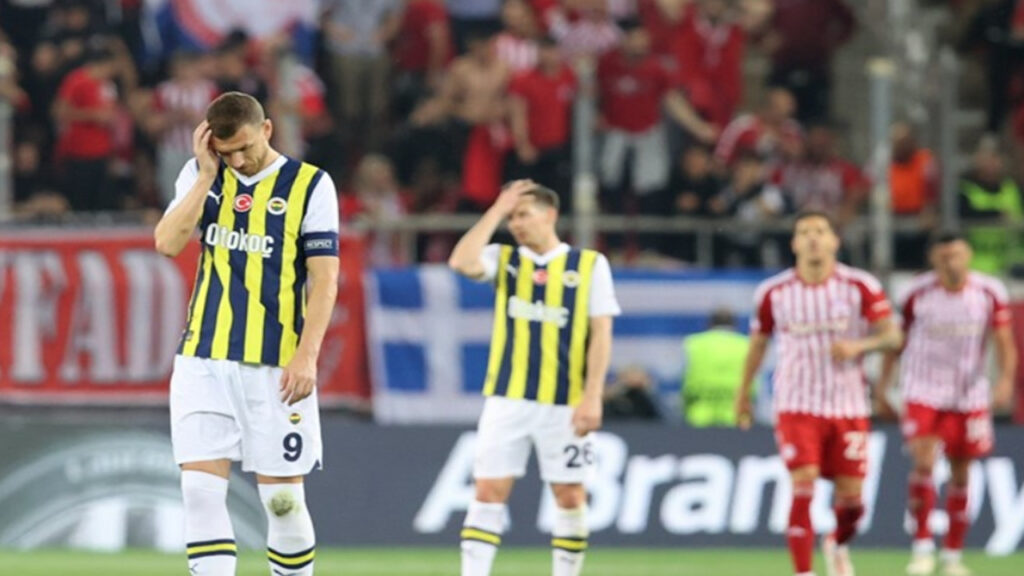 Olympiakos'a 3-2 mağlup olan Fenerbahçe, tur şansını İstanbul'a bıraktı