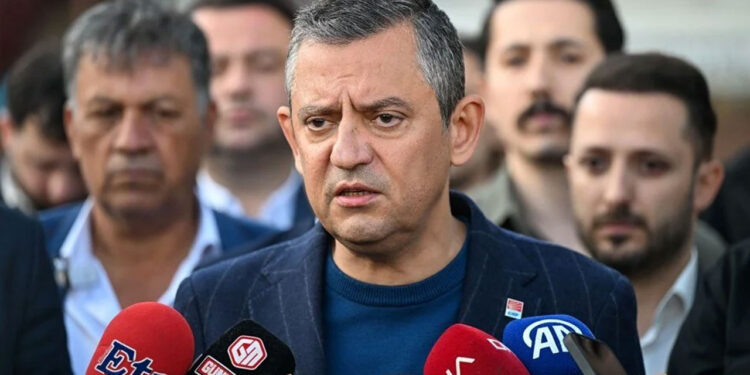 Özel'den TRT ekibinin de yaralandığı saldırıya tepki: İsrail'in savaş koşullarını duyuran gazetecileri hedef almasını lanetliyorum