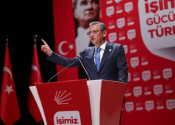 Özgür Özel'den, Evren Barış Yavuz'un tutuklanmasına tepki: "Bu kasıtlı tutuklamadan geri dönülmelidir"