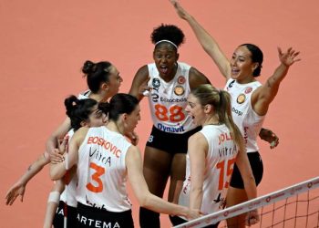 Sultanlar Ligi'nde finalin adı Fenerbahçe Opet-Eczacıbaşı Dynavit