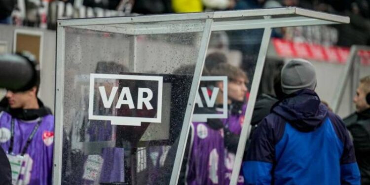 TFF lig sonuna kadar haftanın önemli maçlarında yabancı VAR hakemi görevlendirecek