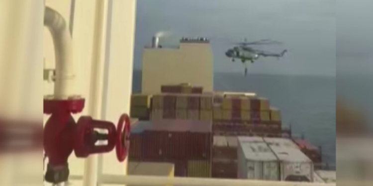 Tahran-Tel Aviv gerilimi büyüyor: İran’dan ticari gemiye baskın