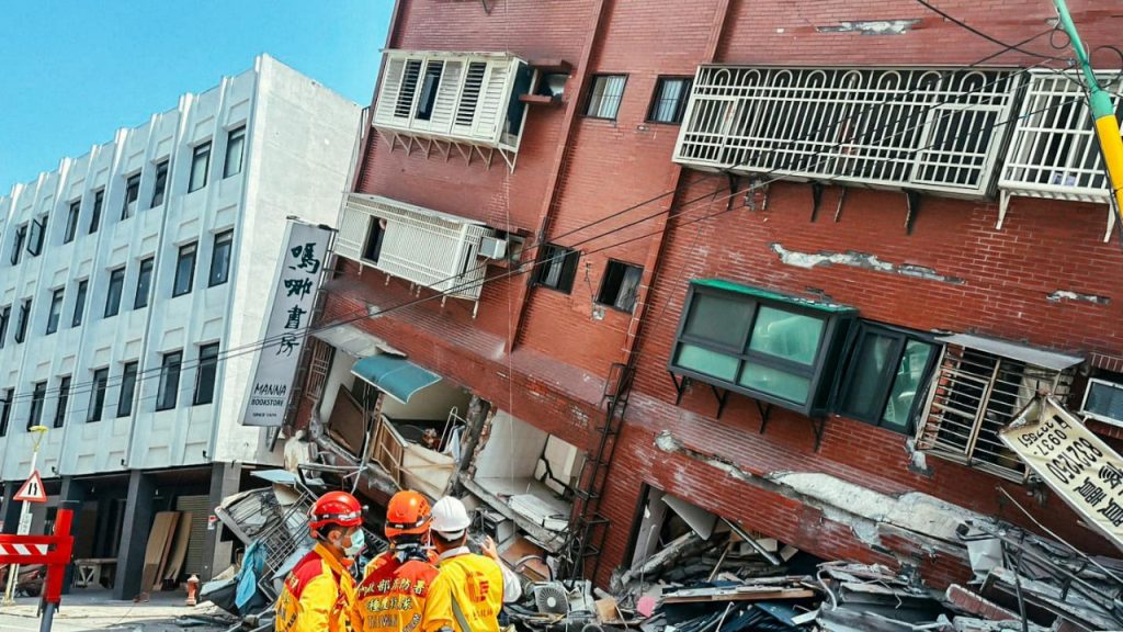 Tayvan'daki 7,4'lük deprem: 10 kişi hala kayıp