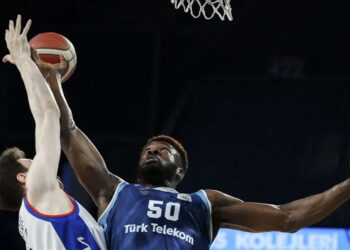 Türk Telekom, sahasında Fenerbahçe Beko'yu 95-91 mağlup etti