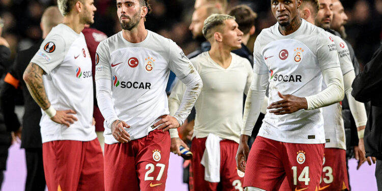 UEFA, Galatasaray'a verdiği cezaları açıkladı