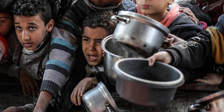 UNICEF: Gazze’nin kuzeyine girmek için bekleyen bir aracımız vuruldu