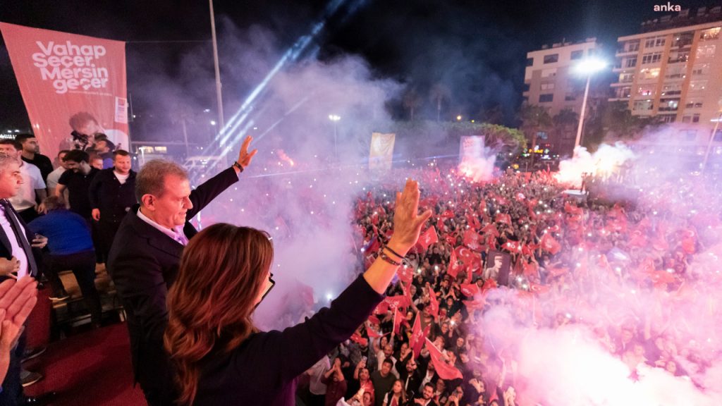 Vahap Seçer zafer konuşması yaptı: Mersin, Atatürk'ün kenti olduğunu tescil etti