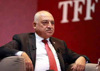 WhatsApp konuşmaları sızdı: Büyükekşi'nin adaylığı ile ilgili konuşmalar paylaşıldı