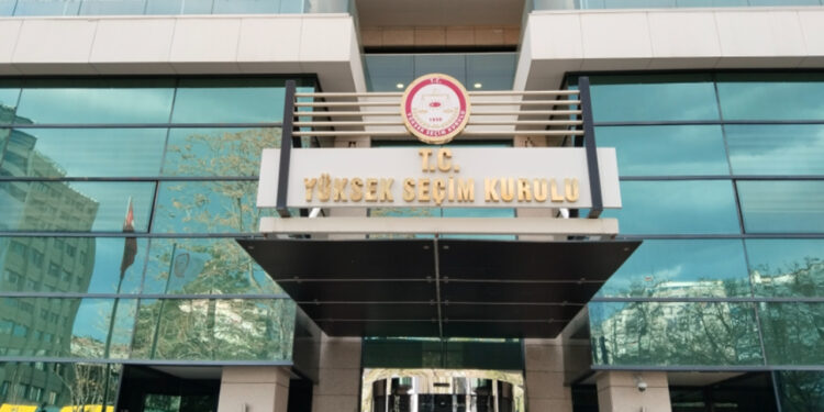 YSK, siyasi partilerin itirazlarını değerlendirmeye devam ediyor