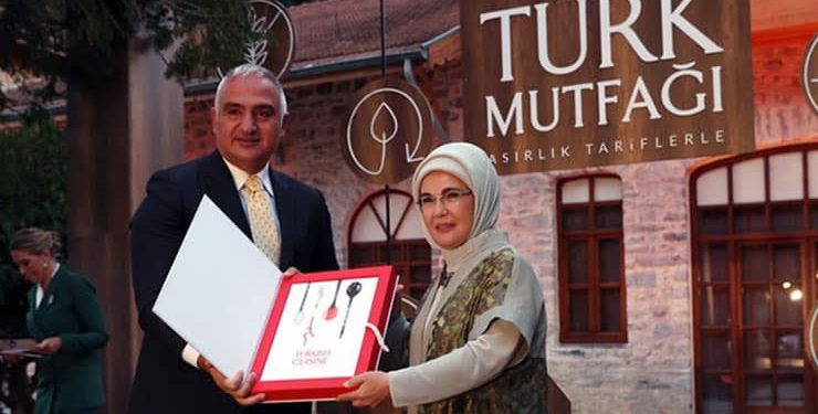Yemek kitabına 3,6 milyon TL harcama