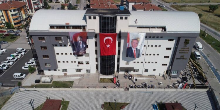 AK Partili belediyeler parayı ‘temsil ve tanıtım’a harcamış