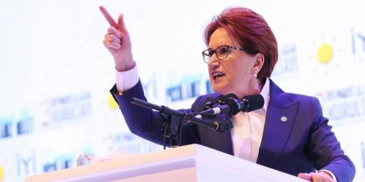 Erdoğan’ın Akşener’e ‘partinizin başında kalın’ çağrısı yaptığı iddia edilmişti: İYİ Parti’den ilk açıklama geldi