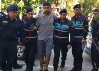 Üç kişilik aileyi öldürüp yakmıştı: Cezaevinde intihar etti