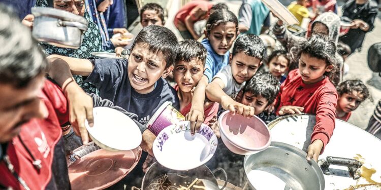 İsrail’in amacı İran’ı öne çekip ‘soykırım’la suçlandığı Gazze’yi gözden kaçırmak