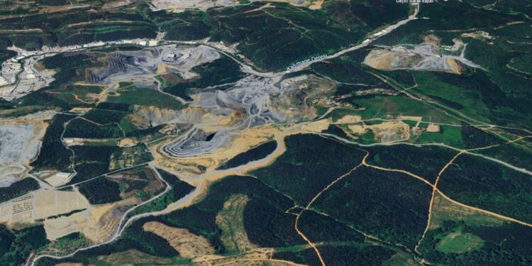 Ayazağa Ormanları taş ocaklarına kurban ediliyor