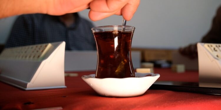 Uluslararası Çay Günü’nde çay severler yüksek fiyatlardan şikayetçi