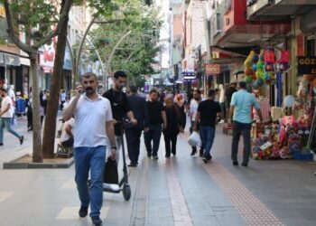 Geçinemeyen yurttaşlar: Çözüm demokrasi ve hukuk