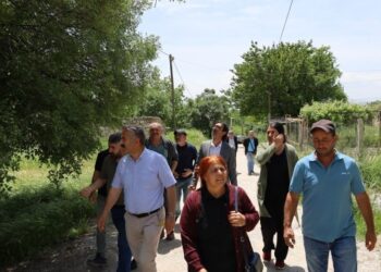 Perî’de kapı kapı seçim çalışması