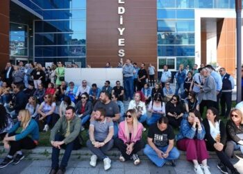 Bayraklı Belediyesi işçilerinden eylem