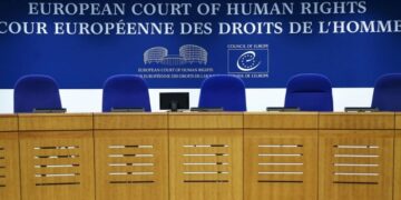 AİHM: Okullardaki başörtüsü yasağı din özgürlüğü hakkını ihlal etmiyor