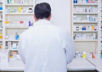 Aile hekimlerine raporlu ilaç yazma yetkisi geliyor