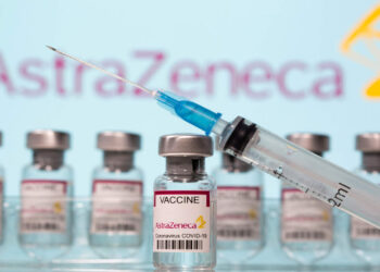 İlk kez kabul ettiler: AstraZeneca'nın Covid aşısı nadir görülen bir yan etkiye neden olabilir  ​​​​​​​