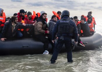BİRLEŞİK KRALLIK | Dublin ve Westminster arasında sığınmacı gerginliği büyüyor; Sunak hükümeti Fransa’yı işaret etti