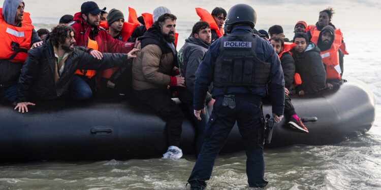 BİRLEŞİK KRALLIK | Dublin ve Westminster arasında sığınmacı gerginliği büyüyor; Sunak hükümeti Fransa’yı işaret etti