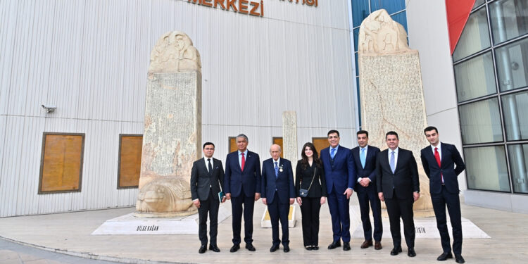 Bahçeli'ye 'Ahmed Cevad Onur Madalyası'  verildi