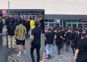 Berlin'de ortalık karıştı; Fenerbahçe ve Panathinaikos taraftarı arasında kavga çıktı