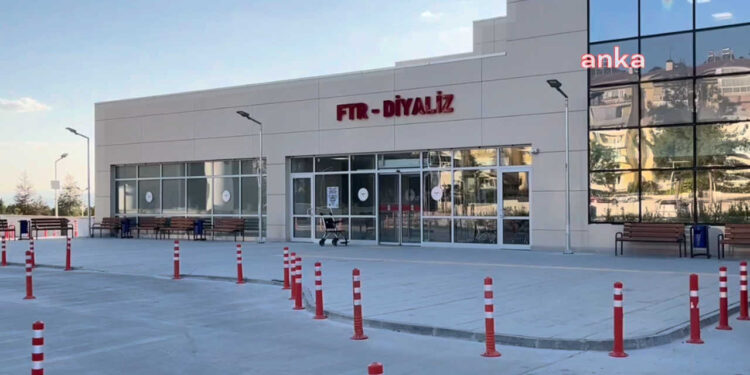 Burdur'da diyaliz sonrası rahatsızlanan 33 hastadan 4'ü entübe edildi